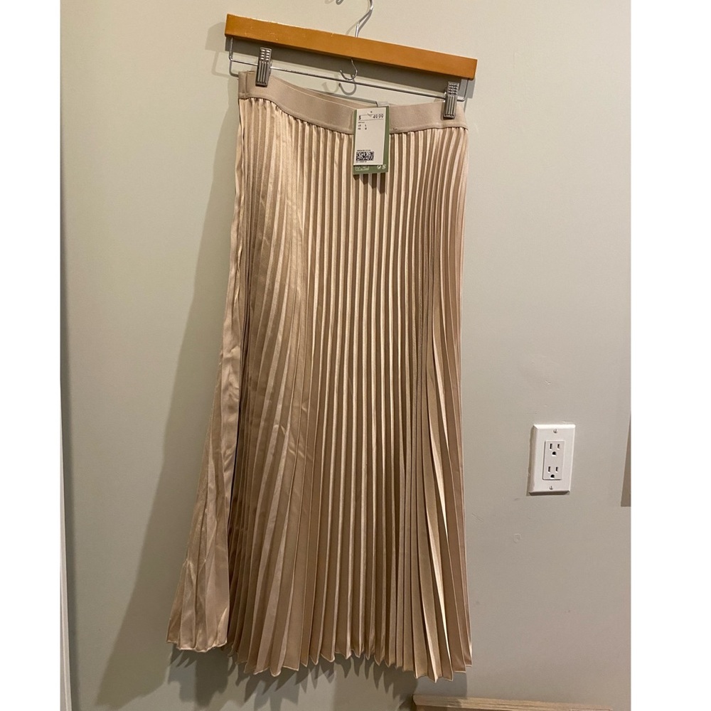 H&M pleated skirt in champagne gold